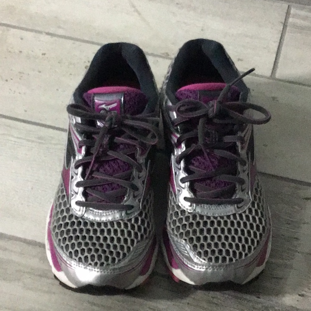Mizuno sneakers